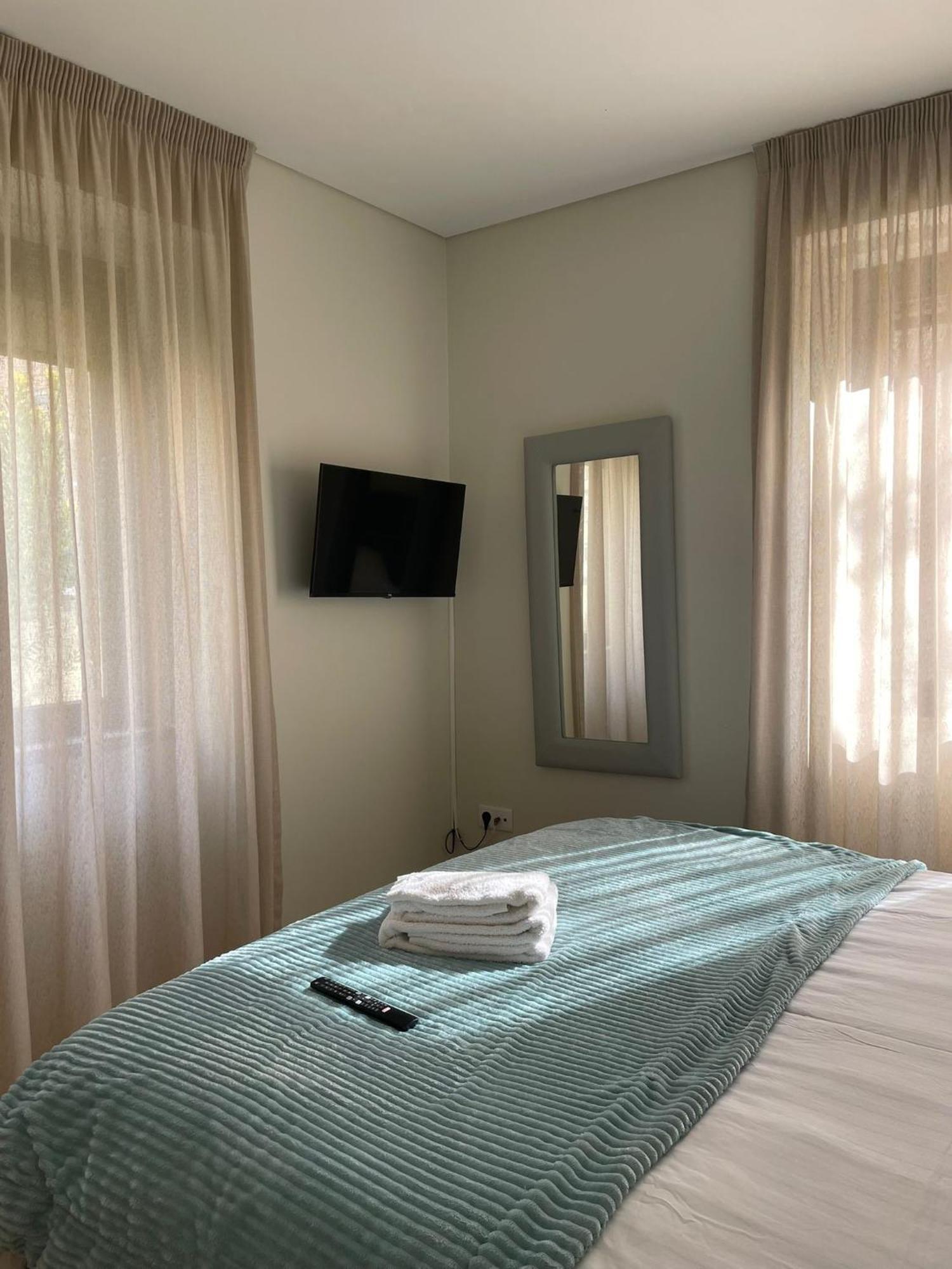 Albina'S Guest House レサ・ダ・パルメイラ エクステリア 写真