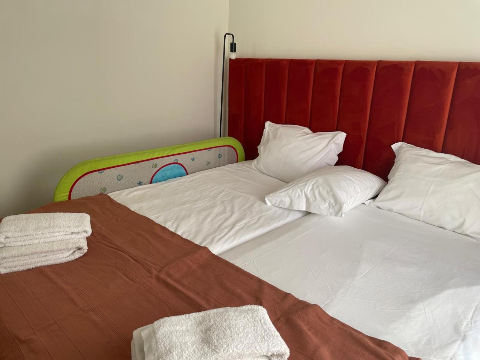 Albina'S Guest House レサ・ダ・パルメイラ エクステリア 写真